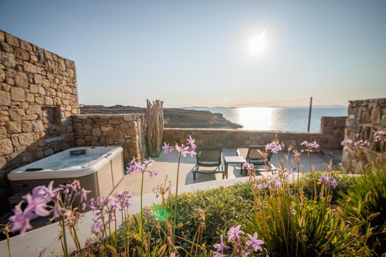 Gorgeous Studio In Cycladic Architecture Overlooking The Aegean Apartment Houlakia  Bagian luar foto